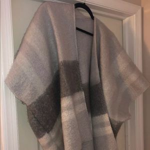 Aerie Poncho